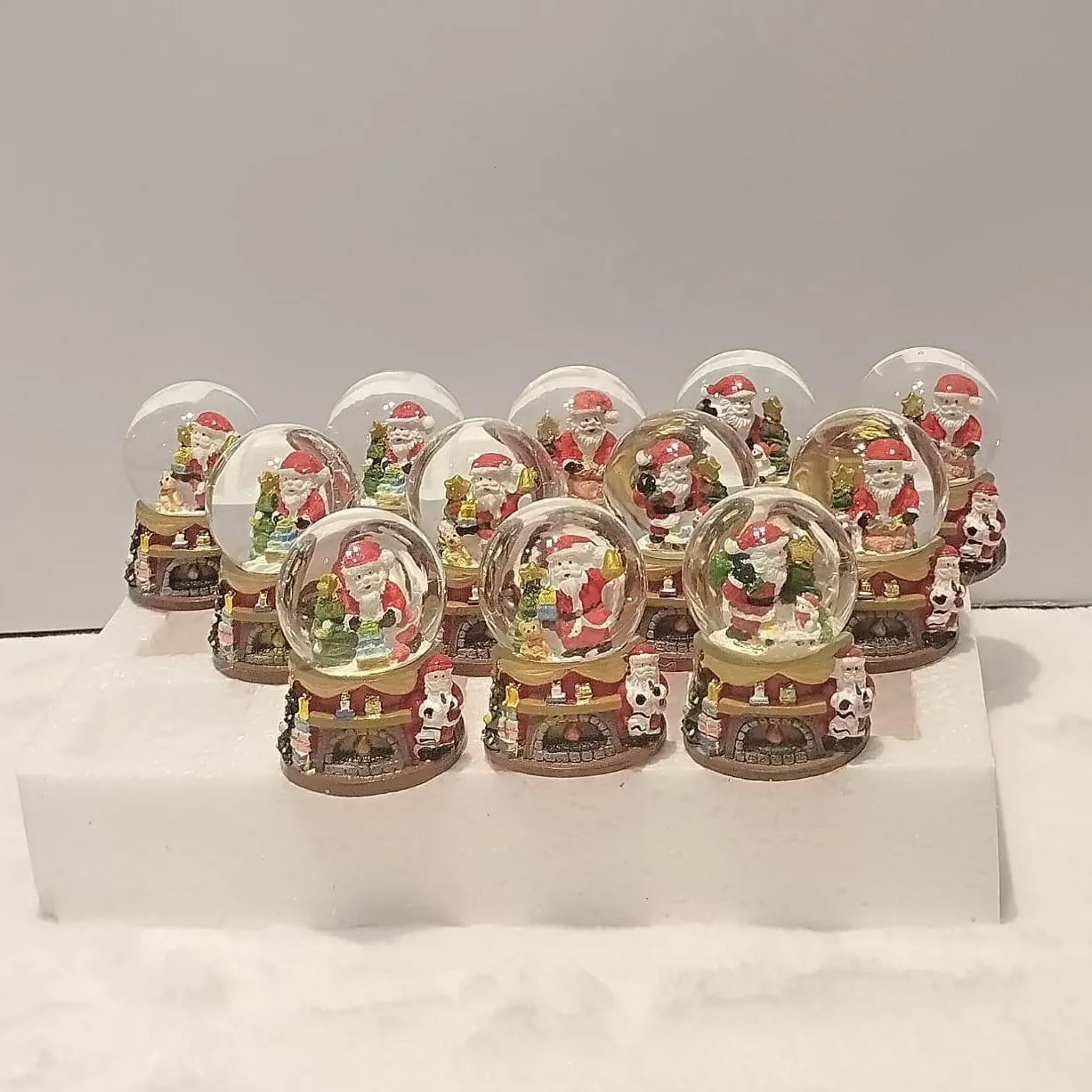 Christmas Snow Globes – Festive Santa and Holiday Scene