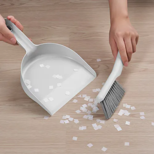 Dust pan and brush (image 3 of 3)