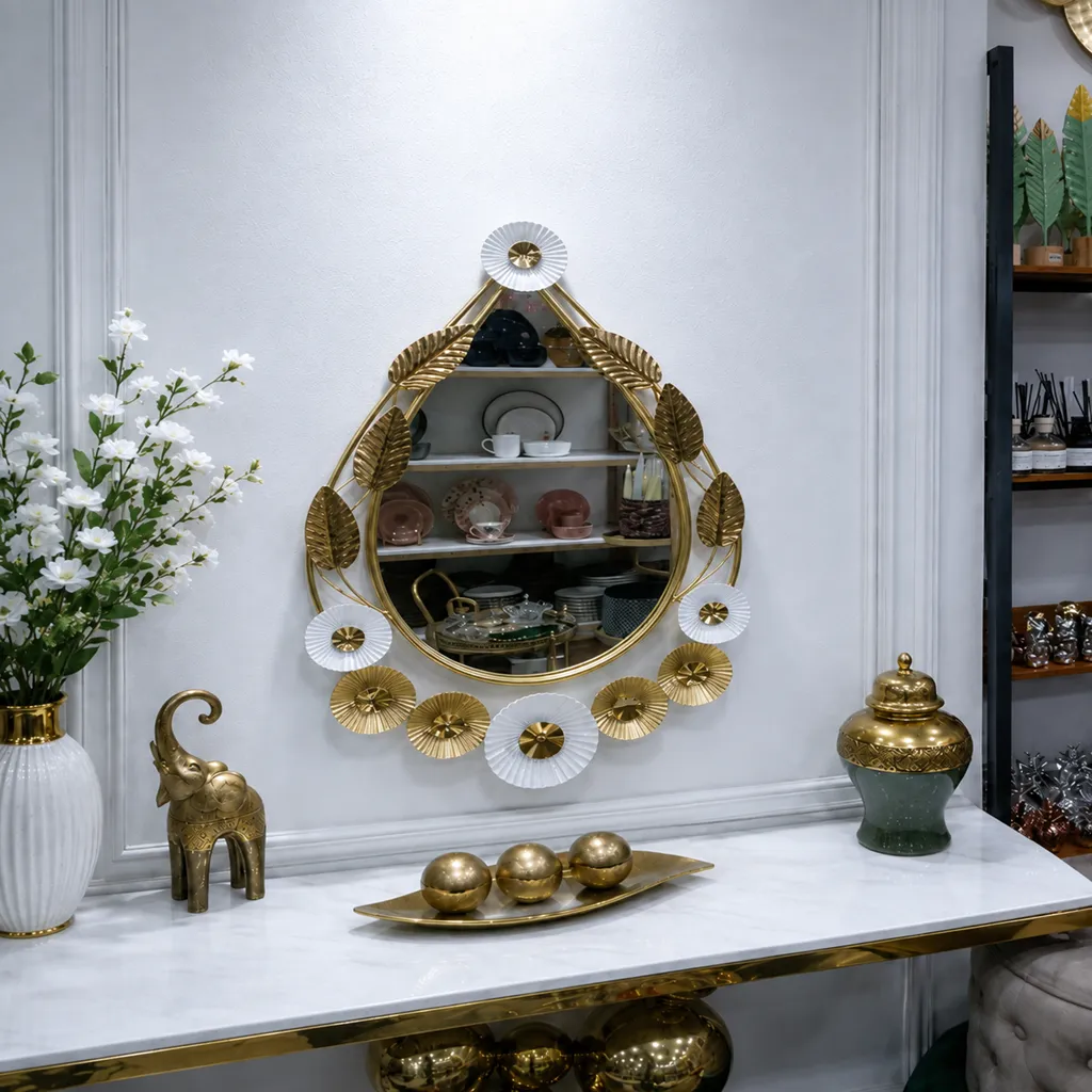 Elegant Gold Decorative Mirror – Artistic Wall Accent