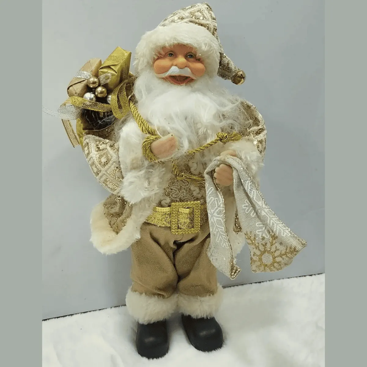 Elegant Santa Claus Figurine – Luxurious Gold & White