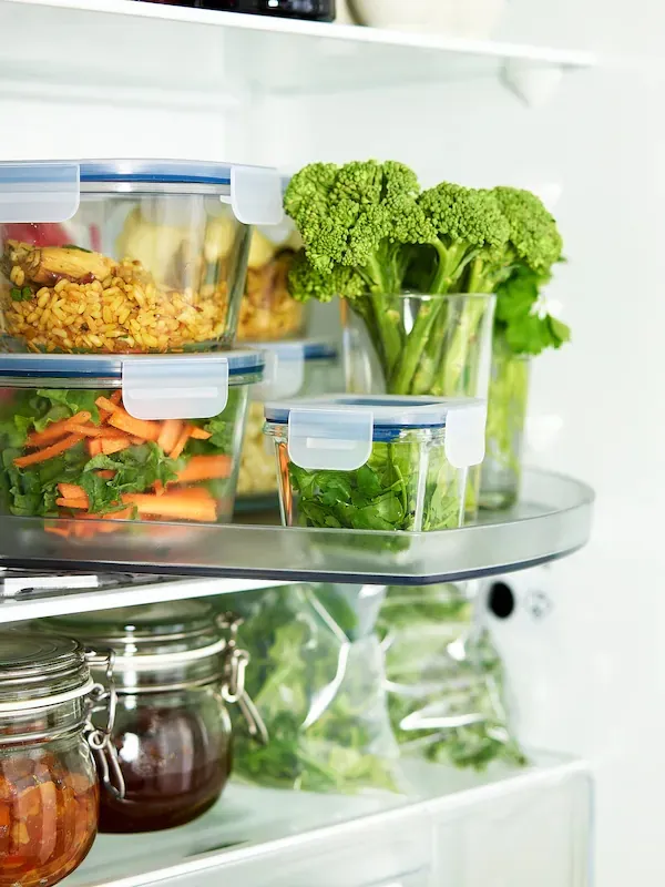 Food container with lid (image 3 of 3)