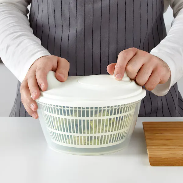 Salad spinner (image 2 of 3)