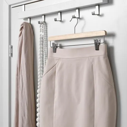 Skirt hanger (image 2 of 4)