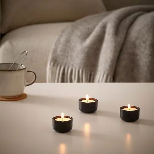 Unscented tealight (image 2 of 3)